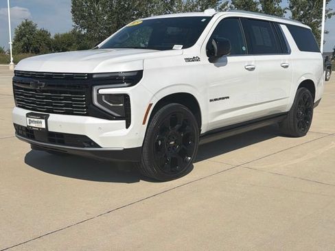 Used 2025 Chevrolet Suburban High Country AWD/4WD image 2