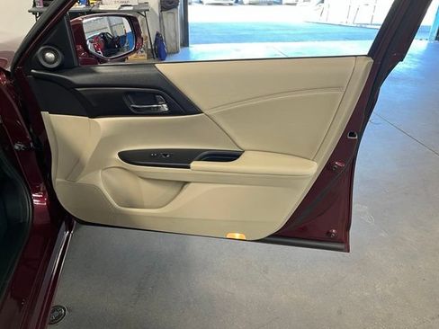 Used 2014 Honda Accord EX-L image 12