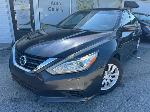 Used 2016 Nissan Altima 2.5 S w/ Power Driver Seat Package FWD image 2