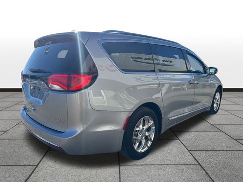 Used 2019 Chrysler Pacifica Limited w/ Advanced Safetytec Group image 5
