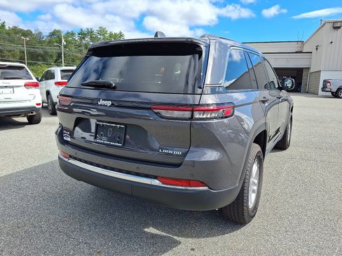 Used 2024 Jeep Grand Cherokee Laredo image 10