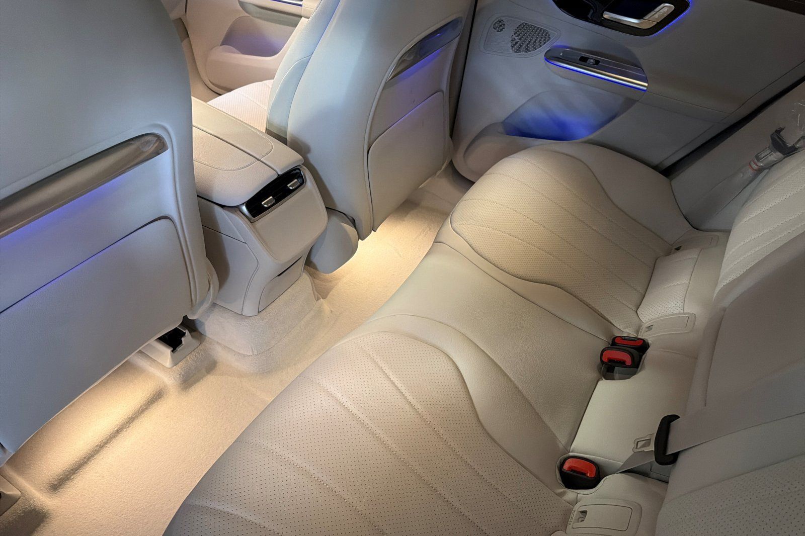 New 2027 Mercedes-Benz EQE 320 4MATIC SUV image 11