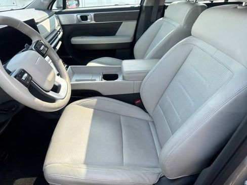 Used 2025 Hyundai Santa Fe Limited FWD image 10