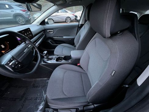 Used 2025 Kia K4 LXS image 28
