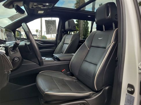 Certified 2023 Cadillac Escalade Sport w/ LPO, ONYX Package image 19