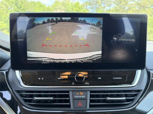 Used 2024 Nissan Altima 2.5 SR w/ SR Premium Package FWD image 5