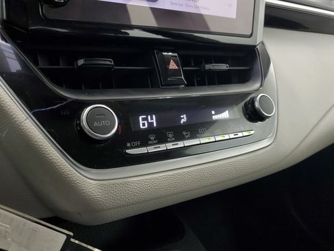 Used 2024 Toyota Corolla LE FWD image 30