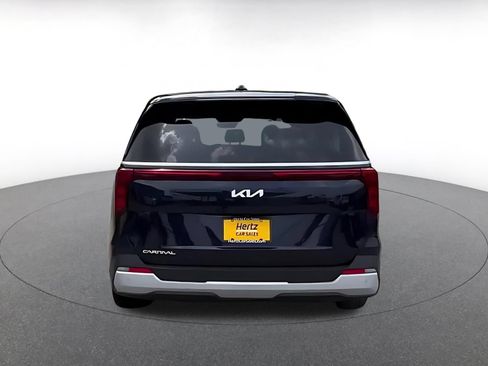Used 2026 Kia Carnival FWD image 12
