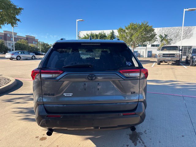 Used 2021 Toyota RAV4 LE FWD image 6