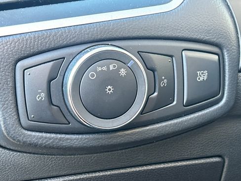 Used 2023 Ford Edge SEL image 18