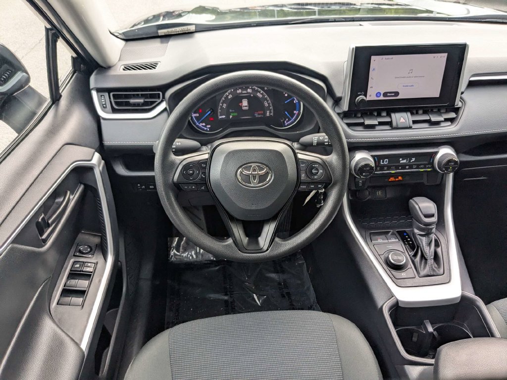 Used 2025 Toyota RAV4 LE AWD/4WD image 15