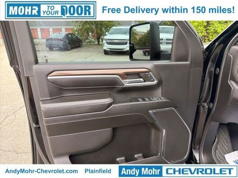 Used 2024 Chevrolet Silverado 2500 LT w/ Midnight Edition AWD/4WD image 9