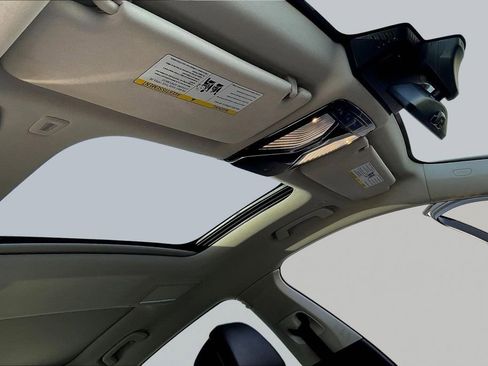 Used 2020 BMW 750i xDrive w/ Cold Weather Package image 27