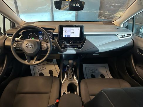 Used 2024 Toyota Corolla LE w/ LE Convenience Package FWD image 9