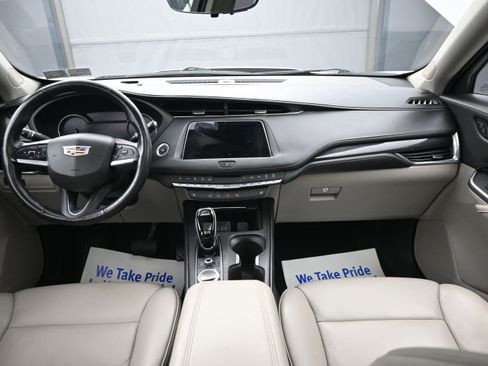Used 2022 Cadillac XT4 Premium Luxury w/ Enhanced Visibility Package AWD/4WD image 22