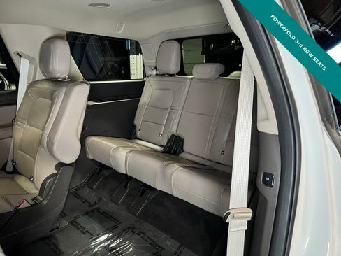 Used 2024 Lincoln Navigator Reserve image 12
