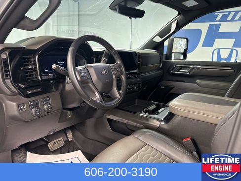 Used 2024 Chevrolet Silverado 2500 ZR2 w/ Technology Package image 33