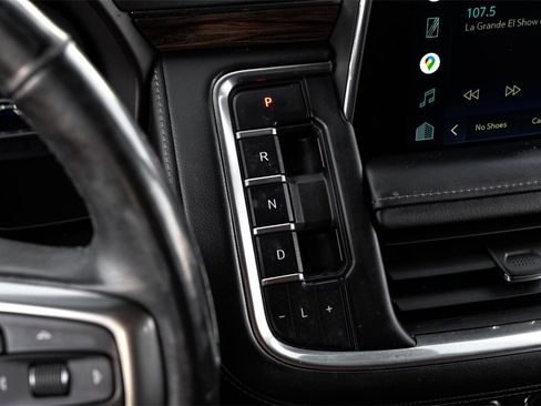 Used 2022 Chevrolet Suburban LT w/ Luxury Package image 23