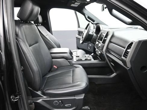 Used 2018 Ford Expedition XLT w/ Equipment Group 202A RWD image 14