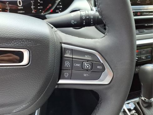 Used 2023 Jeep Compass Limited AWD/4WD image 19