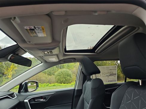 New 2025 Toyota RAV4 XLE image 7