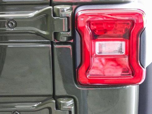 New 2023 Jeep Wrangler Unlimited Rubicon 4xe image 37