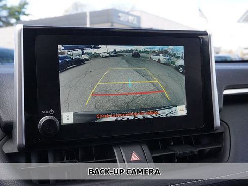 Used 2025 Toyota RAV4 XLE AWD/4WD image 5