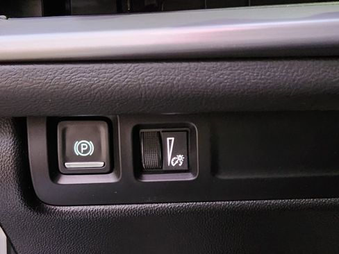 Used 2024 Cadillac XT4 Premium Luxury image 25