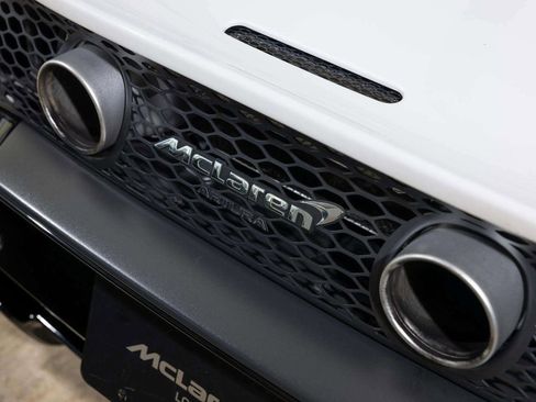 Used 2024 McLaren Artura image 36