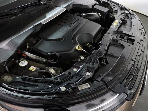 Used 2024 Land Rover Range Rover Evoque Dynamic SE image 33