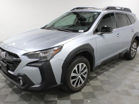 Used 2024 Subaru Outback Premium AWD/4WD image 30