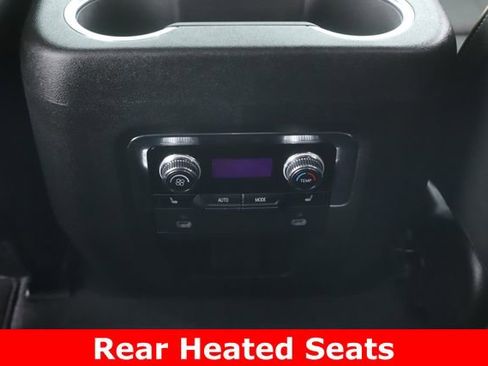 Used 2024 GMC Yukon SLT w/ SLT Premium Package AWD/4WD image 30