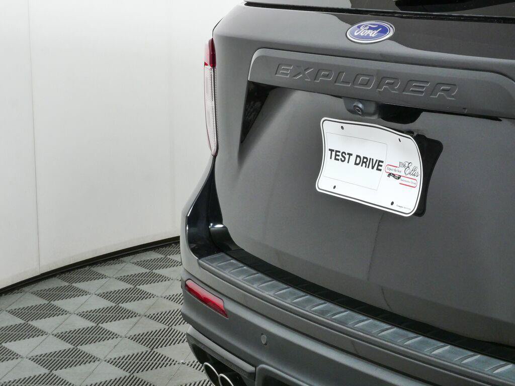 Used 2023 Ford Explorer ST w/ Equipment Group 401A AWD/4WD image 34