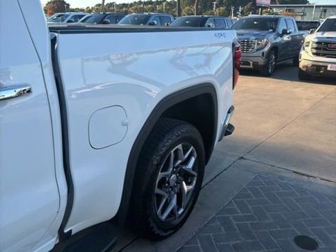 Used 2023 GMC Sierra 1500 SLT w/ SLT Premium Package image 4