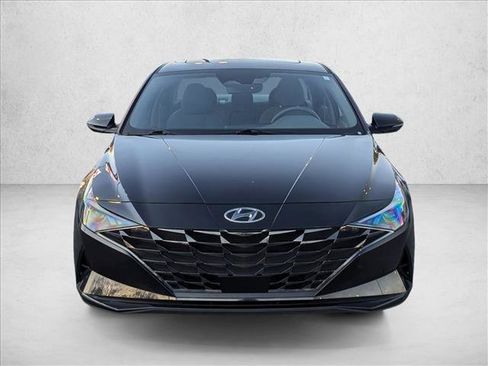 Certified 2022 Hyundai Elantra SEL w/ Convenience + Premium Package image 2