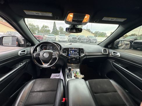 Used 2022 Jeep Grand Cherokee Laredo X image 12