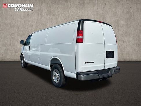 New 2025 Chevrolet Express 3500 Work Van w/ Driver Convenience Package image 6