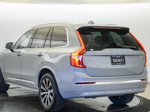 Certified 2025 Volvo XC90 B5 Core w/ Climate Package AWD/4WD image 2