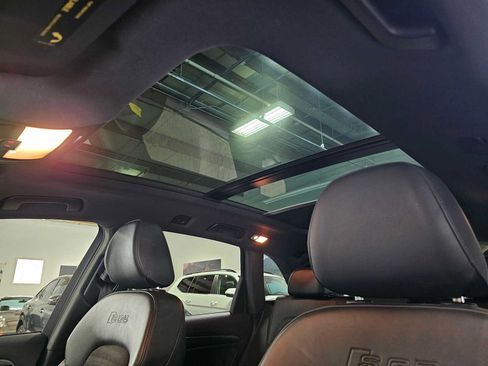 Used 2015 Audi SQ5 Premium Plus w/ Technology Package AWD/4WD image 24