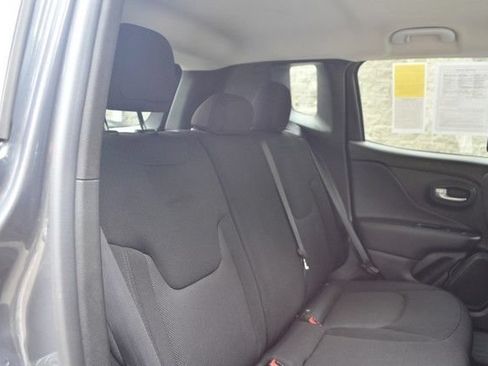 Used 2023 Jeep Renegade Latitude AWD/4WD image 37