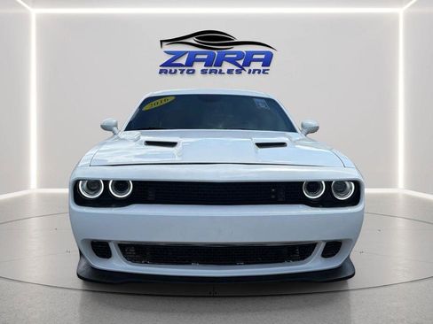 Used 2016 Dodge Challenger SXT RWD image 2