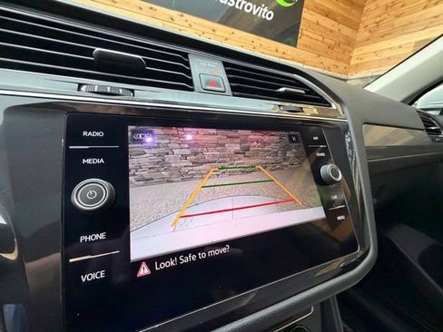 Used 2021 Volkswagen Tiguan SE w/ Panoramic Sunroof Package AWD/4WD image 21
