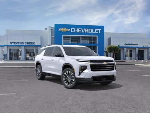 New 2026 Chevrolet Traverse LT w/ Sun and Wheel Package FWD image 9