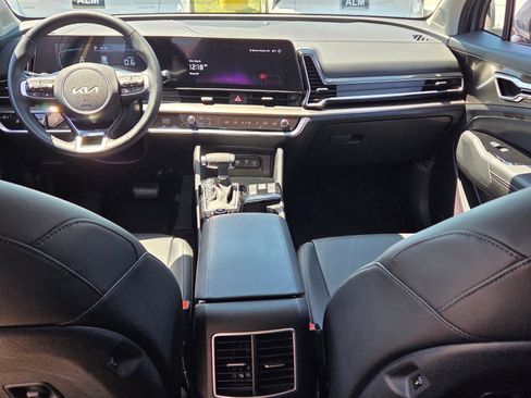 Used 2025 Kia Sportage EX FWD image 8