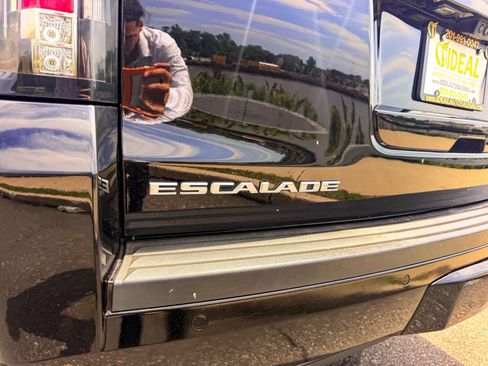 Used 2020 Cadillac Escalade ESV Luxury AWD/4WD image 49