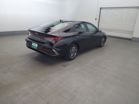 Used 2024 Hyundai Elantra SEL FWD image 9