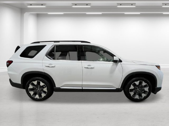 New 2026 Honda Pilot Touring image 2