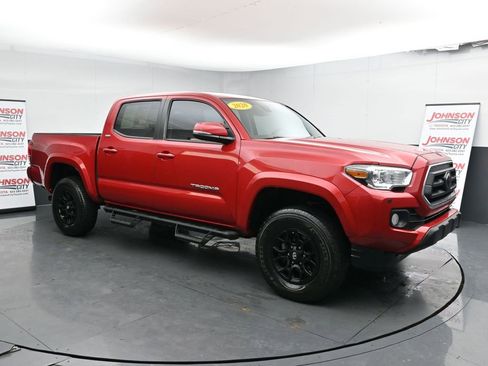 Used 2020 Toyota Tacoma SR5 image 2