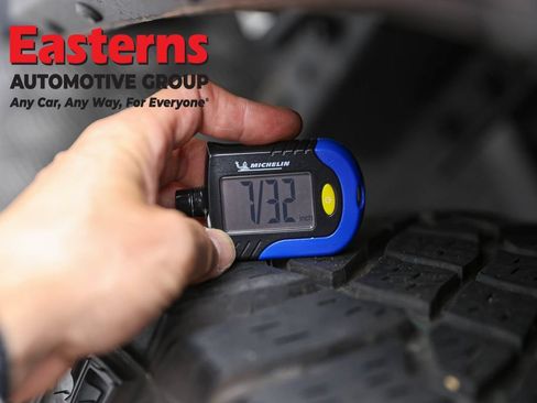 Used 2024 Jeep Wrangler Unlimited Sahara w/ Dual Top Group AWD/4WD image 28