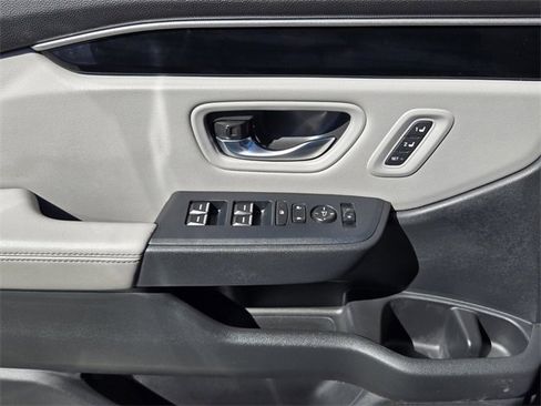 Used 2023 Honda Pilot Touring image 29